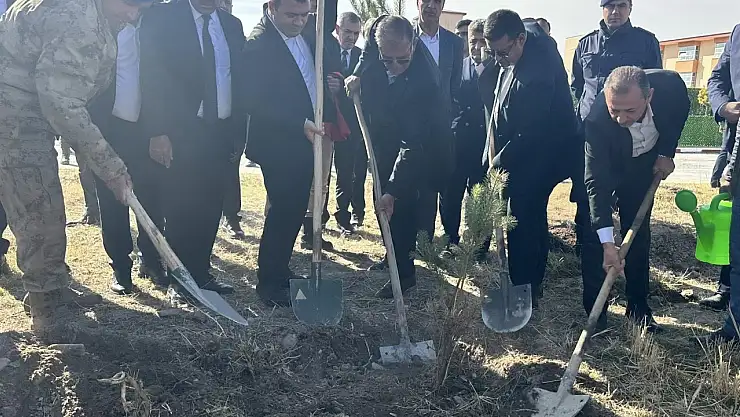 Patnos'ta milli ağaçlandırma günü kutlandı