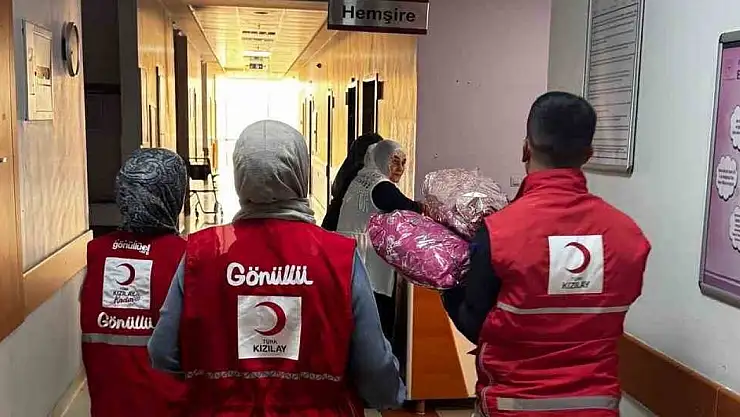 Patnos'ta yeni doğanlara Kızılay'dan sıcacık sürpriz