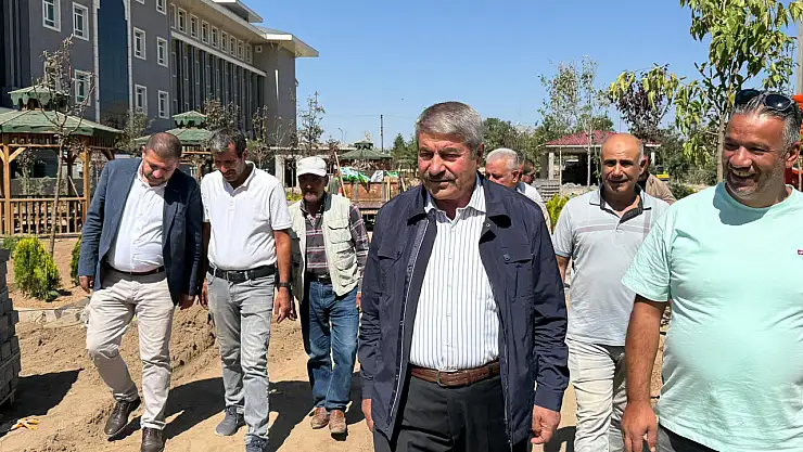 Patnos'ta yeşil alan yatırımları sürüyor