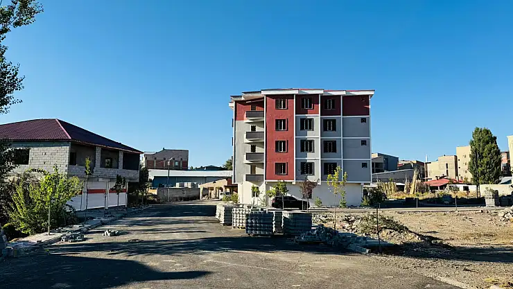 Patnos'ta yol ve kaldırım çalışmaları hız kesmiyor