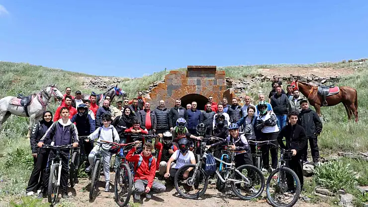 Pedallar Tarihe Yolda: Çobandede Tabyasında Özel Buluşma Gerçekleşti