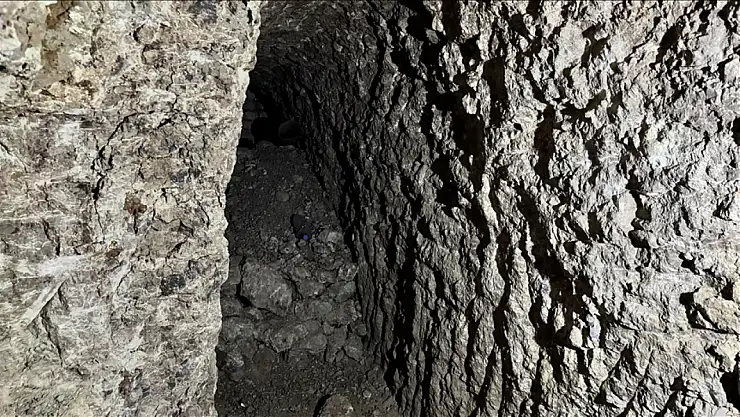 Pençe-Kilit'te yeni malzeme ele geçirildi, 93 kişi hudutta yakalandı