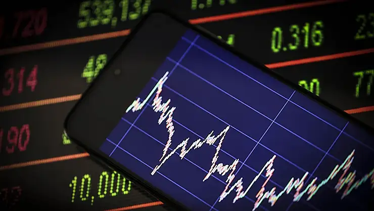 Petrol ve altın fiyatları hareketli: Yatırımcılar yön arıyor