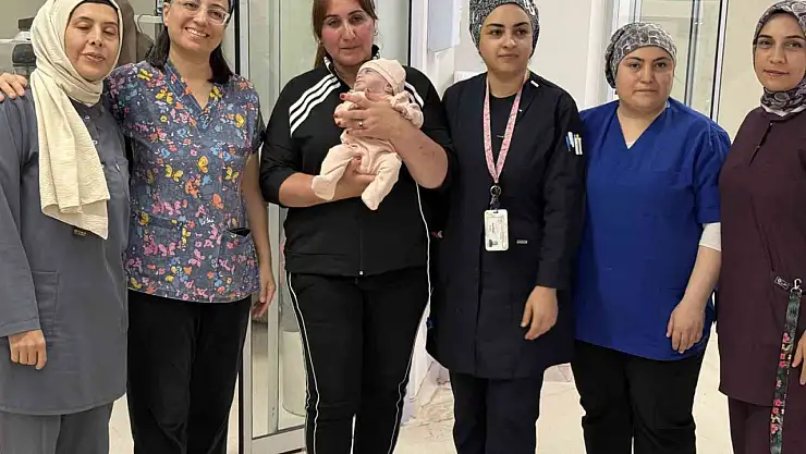 Prematüre Bebek 180 Gün Sonra Ailesine Sağlıkla Kavuştu