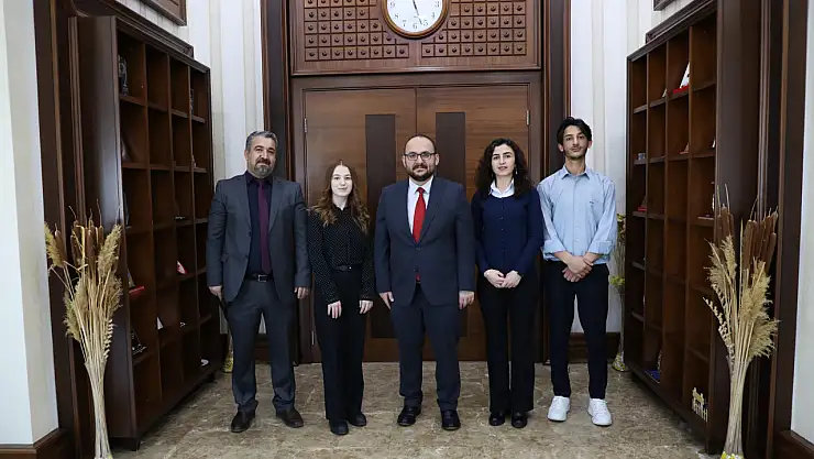 Rektör Alican, Sinema ve Edebiyat Topluluğu Temsilcilerini Ağırladı