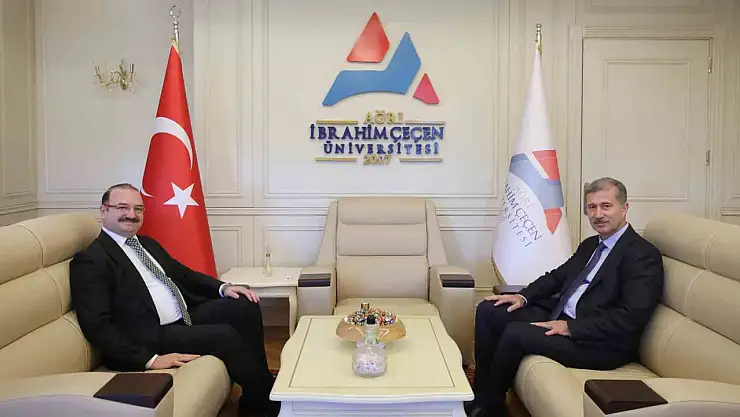 Rektör Hacımüftüoğlu'ndan mevkidaşı Rektör Gülçin'e hayırlı olsun ziyareti