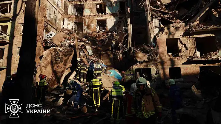 Rusya'dan Kiev'e gece saldırısı: Can kaybı ve yıkım var