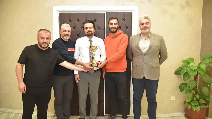 Şampiyonluk Yolunda Bir Adım Daha! Van İl Sağlık Müdürlüğü Voleybol Takımı Turnuvada İkinci Oldu