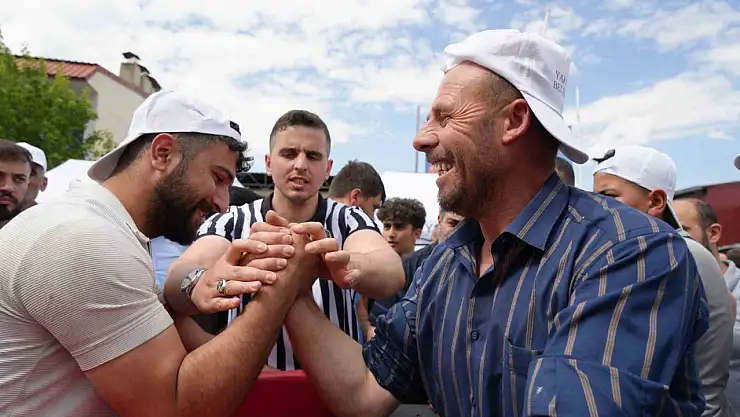 Sanayi Ustaları, Kalfa ve Çıraklarla Güç Gösterisi Yaptı