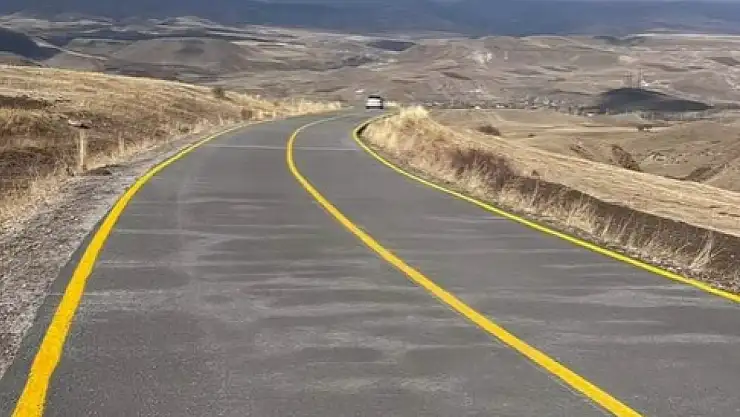 Sarıkamış Altınbulak'ta 5,4 Kilometrelik Beton Yol Tamamlandı