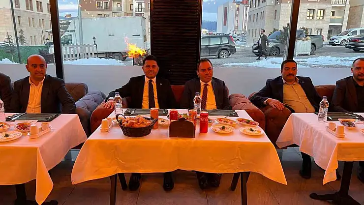 Sarıkamış'ta birlik sofrası MHP iftarında yoğun katılım