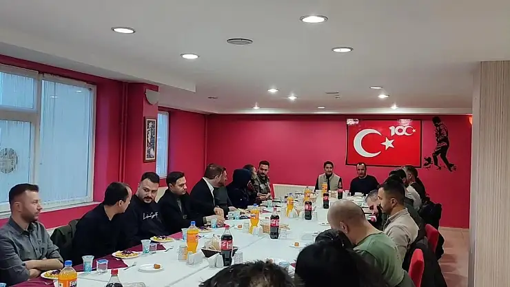 Sarıkamış'ta eğitim camiası kaymakamla iftar yaptı