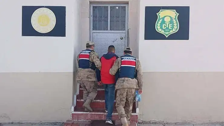 Sarıkamış'ta jandarmadan şantaj suçlusu yakalandı, tutuklandı