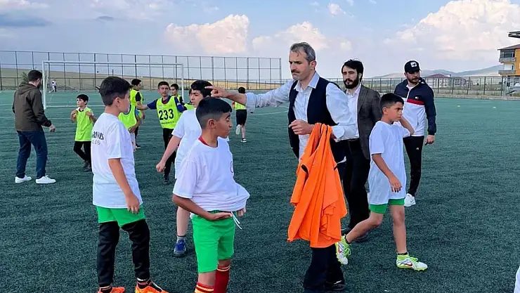 Sarıkamış'ta Kur'an Kursları Arasında Futbol Turnuvası Başladı