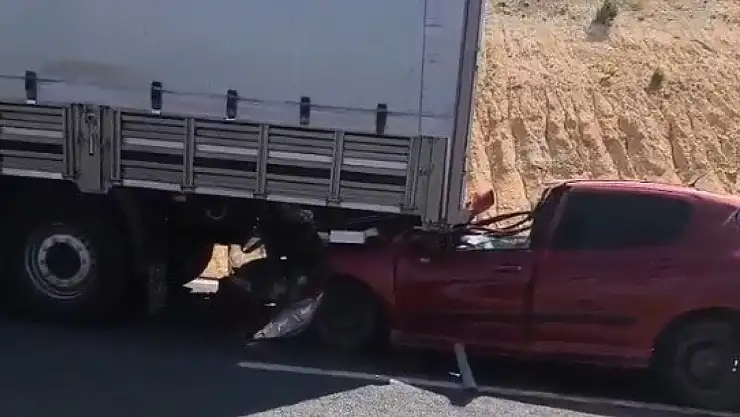 Sarıkamış'ta trafik kazası: 1 yaralı, yol yeniden trafiğe açıldı