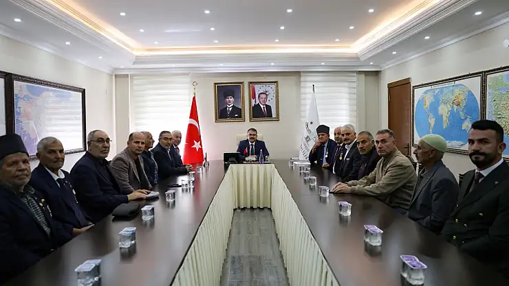 Şehit Aileleri ve Gaziler, Vali Ercan Turan'ı Ziyaret Etti