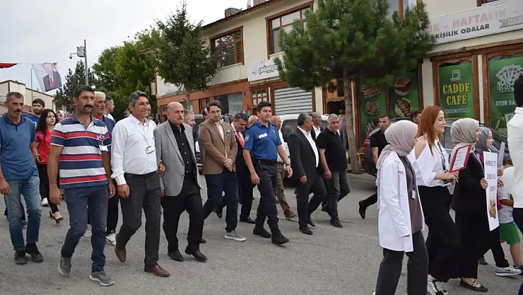 Şenkaya'da Halk Sağlığı Haftası Yürüyüşü Düzenlendi