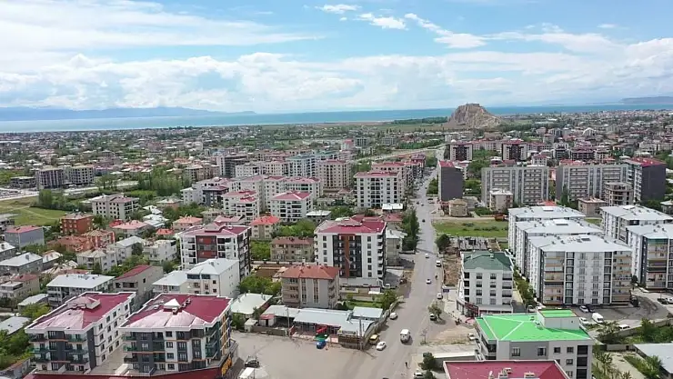 Sıcak Hava Dalgası Türkiye'yi Vurdu, Van'da Sıcaklık Artışı Bekleniyor!