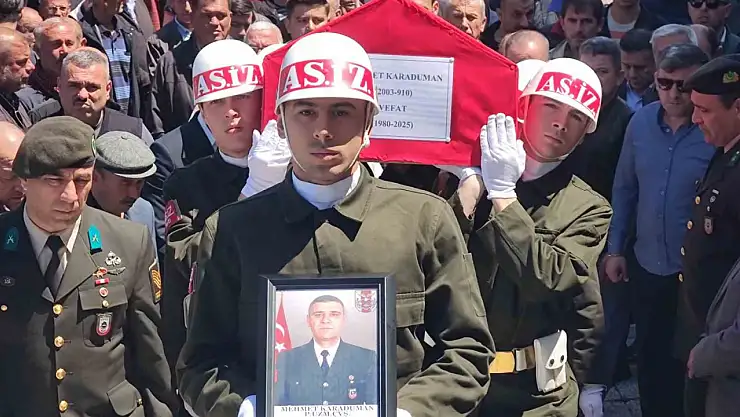 Şırnak'ta vefat eden Uzman Çavuş Mehmet Karaduman, Manisa'da askeri törenle defnedildi