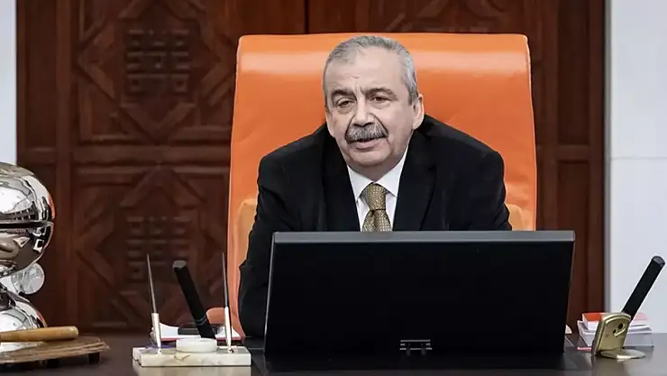 Sırrı Süreyya Önder öldü mü? Sırrı Süreyya Önder yaşamını yitirdi