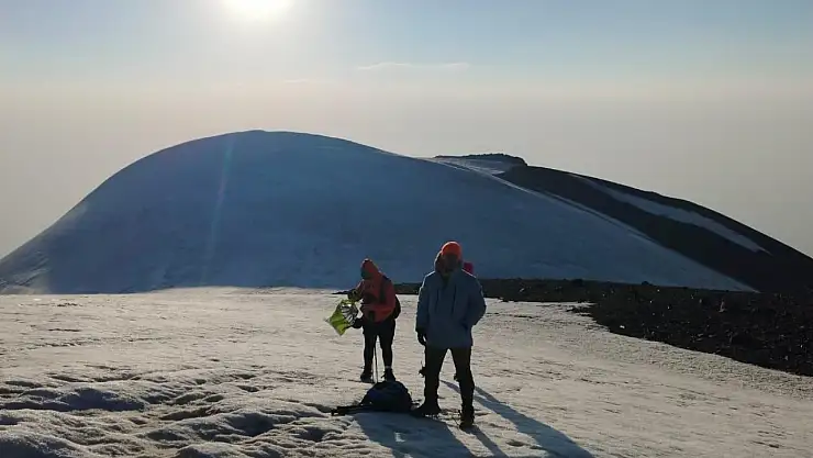 Slovak dağcılar Ağrı Dağı'nda zirveye ulaştı