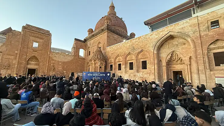 'Söz Gençlikte Ağrı' gençlik buluşmasına İshak Paşa Sarayı ev sahipliği yaptı