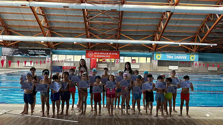 Sporla Geleceğe: Yüzme Bilmeyen Kalmasın Projesi Minik Yüzücülerle Buluştu