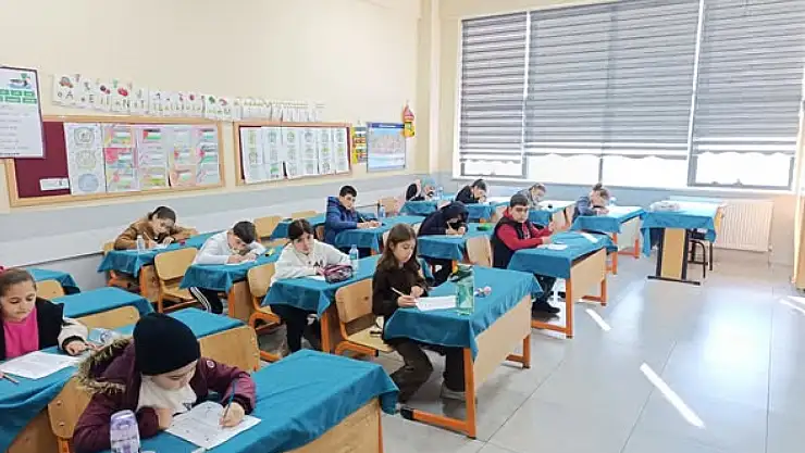 STEM Merkezine Kabul Sınavına Yoğun İlgi: 1160 Öğrenci Katıldı