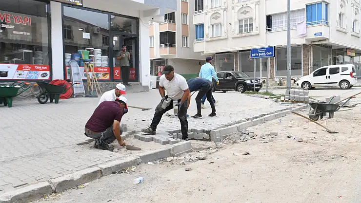 Sunay Mahallesi'nde Kaldırım Onarımları Başladı, Yaşam Kalitesi Artırılıyor