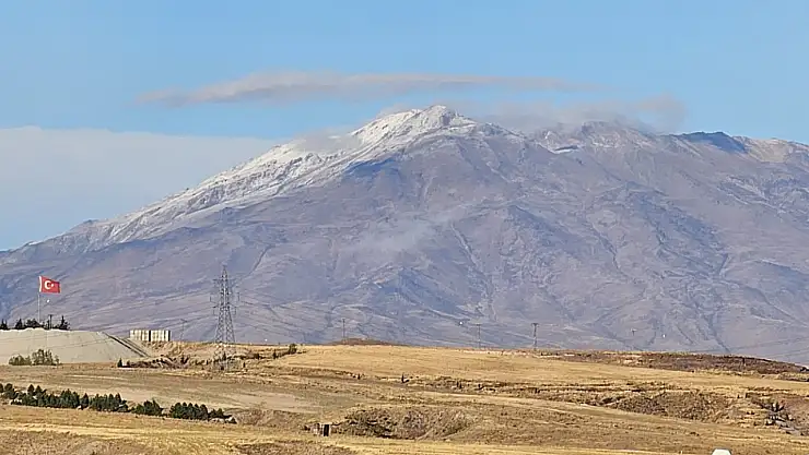 Süphan Dağı'na mevsimin ilk karı düştü, Adilcevaz'da sıcaklıklar düştü!