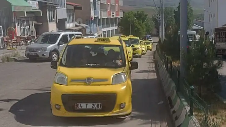 Taşlıçay'da taksi hizmeti resmen başladı: Kimler ücretsiz yararlanacak?
