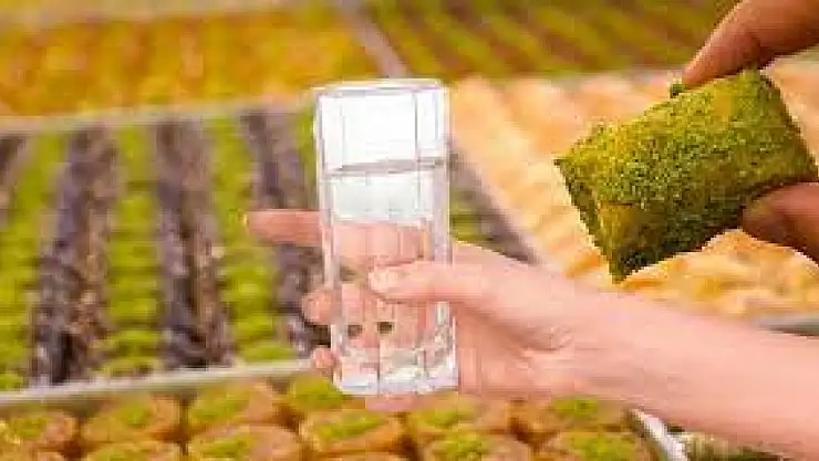 Tatlı yedikten sonra su içmek bakın ne kadar zararlı!