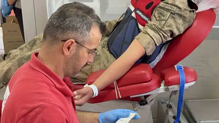 Tatvan'da Güvenlik Güçlerinden Örnek Davranış: Kan Bağışı Faaliyeti Gerçekleştirildi!