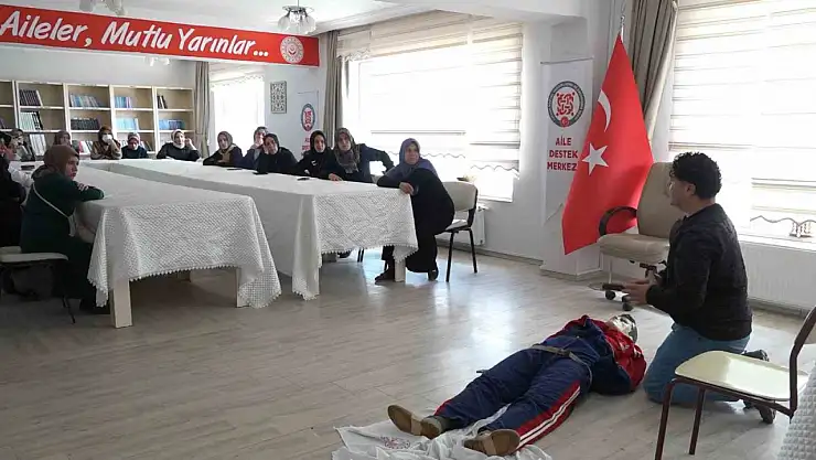 Tatvan'da kadınlara 'ilk yardım' eğitimi verildi