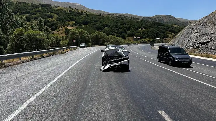 Tatvan'da Meydana Gelen Trafik Kazasında 5 Kişi Yaralandı