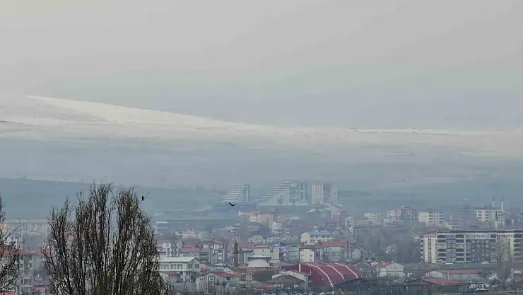Tatvan'da Nisan karı şaşırttı