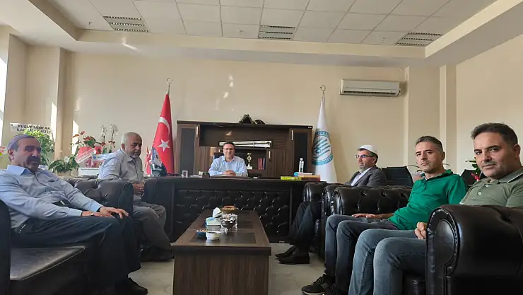 Tatvan Vaizi Mehmet Saki Ayaz'dan Dekan Prof. Dr. Tahirhan Aydın'a Tebrik Ziyareti