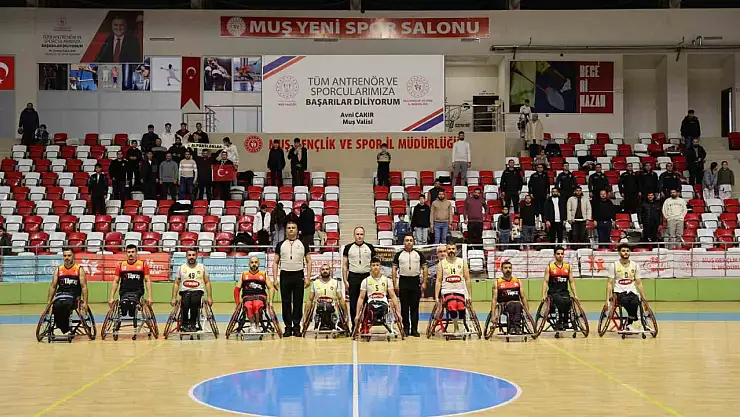 Tekerlekli sandalye Basketbol Ligi'nde Muş BESK zirveye koşuyor