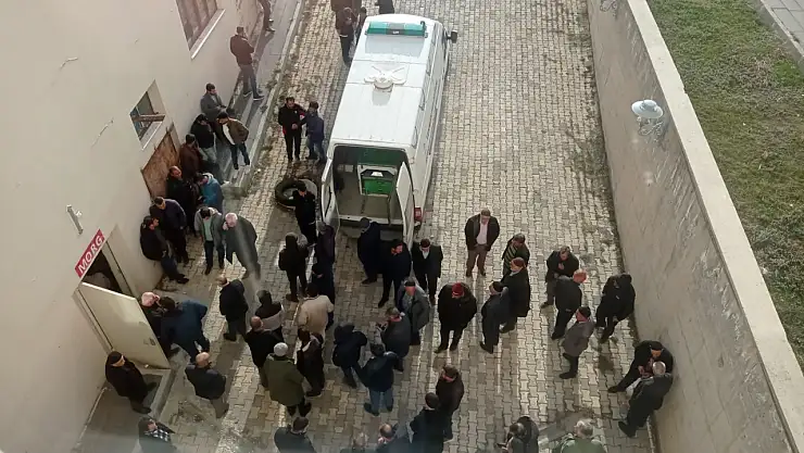 Tekman'da Çiriş toplarken kayalıklardan düşen kişi hayatını kaybetti