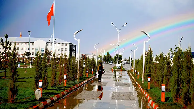 Tıp ve biyomoleküler kimya alanında Dünya üçüncülüğü Ağrı'ya geldi