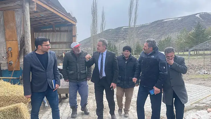 Tortum'da Şiddetli Rüzgar Yapıları Vurdu, Başkan Yiğider Hasar Tespiti için Mahalleyi Ziyaret Etti!