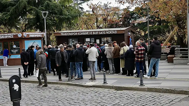 Trabzonspor–Beşiktaş derbisinde bilet izdihamı başladı