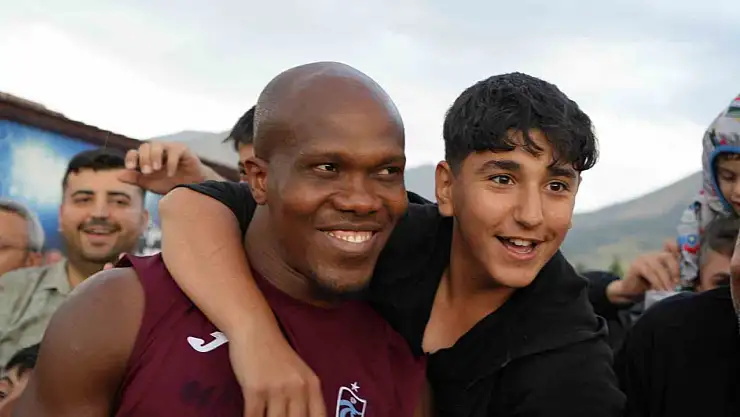 Trabzonspor, Erzurum kampında taraftarlarla buluştu ve hazırlık maçına hazırlandı