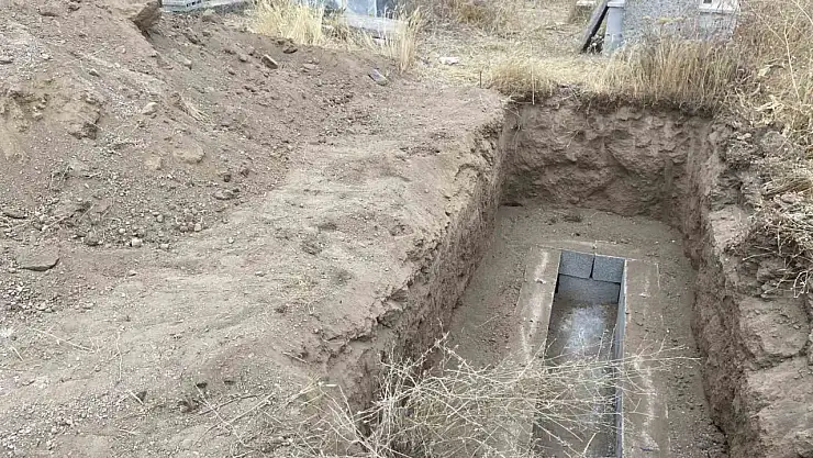 Traktörden Düşen Çocuk, Tarla Ortasında Hayatını Kaybetti