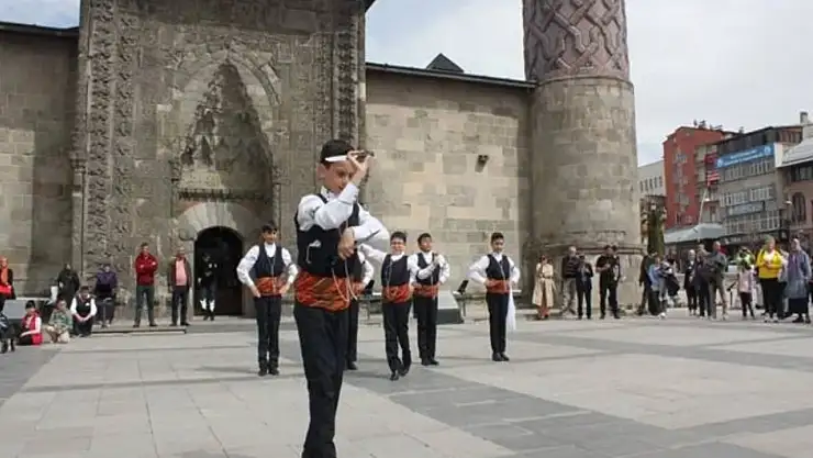 Turizm Başkenti Erzurum'da 2024 kültürel etkinliklerle dolu geçti