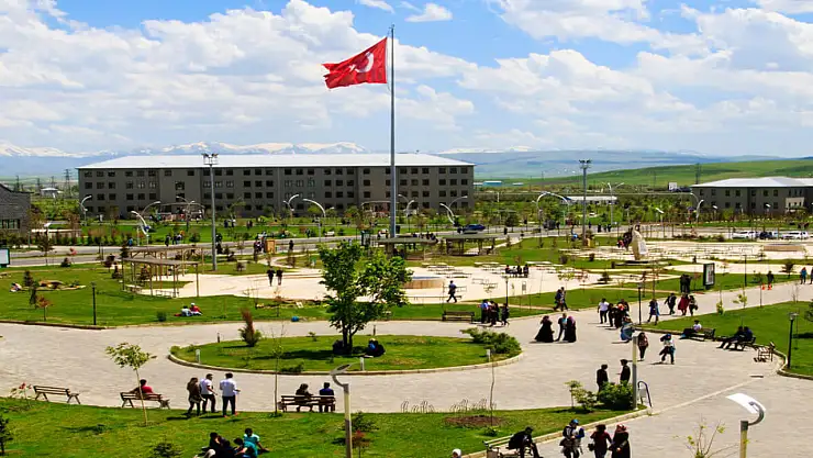 Türkiye'nin en öğrenci dostu şehirleri açıklandı: Ağrı yine sonlarda