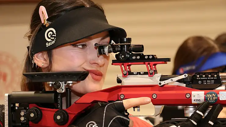 Türkiye'ye atıcılıkta bir ilki yaşattı: Damla'nın hedefi artık dünya rekoru
