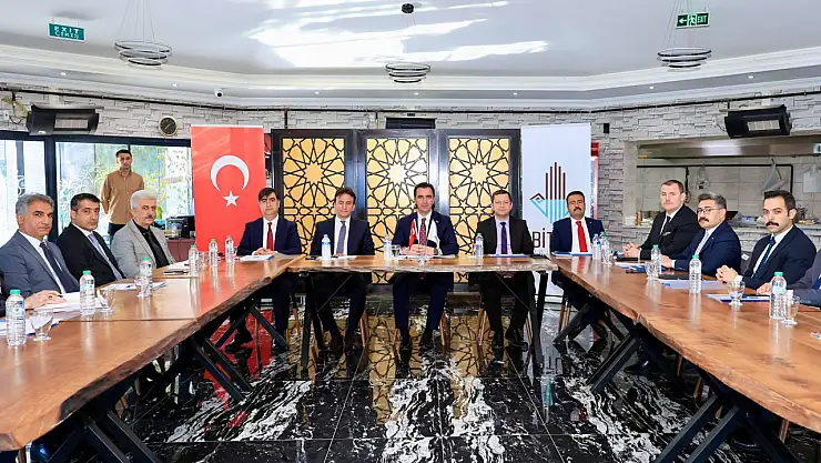 Türkiye Yüzyılı'nda Güçlü Altyapı, Yaşanabilir Köyler Hedefiyle Toplantı Gerçekleştirildi