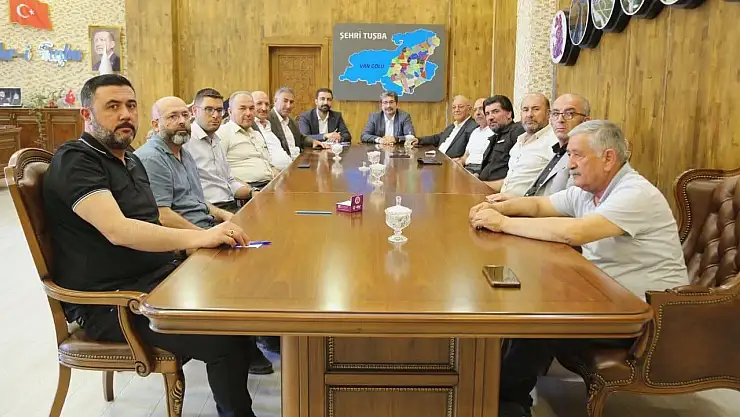 Tuşba Belediyesi, Halk Ekmek Sorunlarını Muhtarlarla Görüştü ve Çözüm Önerileri Geliştirdi