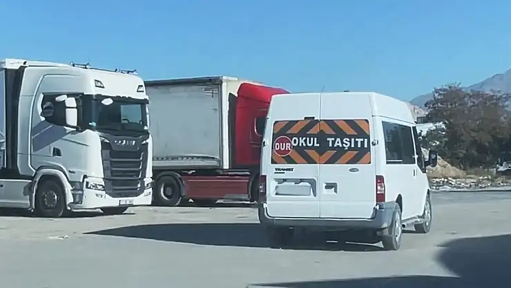 Tuşba'da Okul Taşıtı Minibüste 35 Kilo Metamfetamin Ele Geçirildi